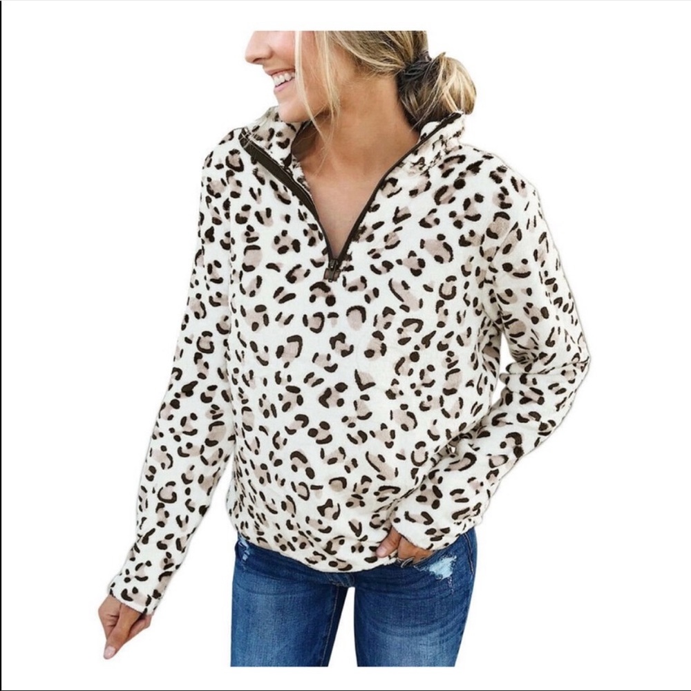 Leopard pullover